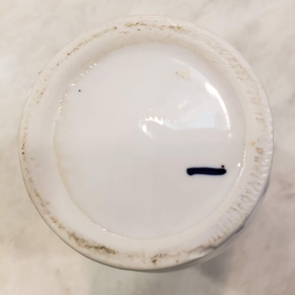 Chinoiserie White Porcelain Chinese Temple Jar - Picture 4 of 10